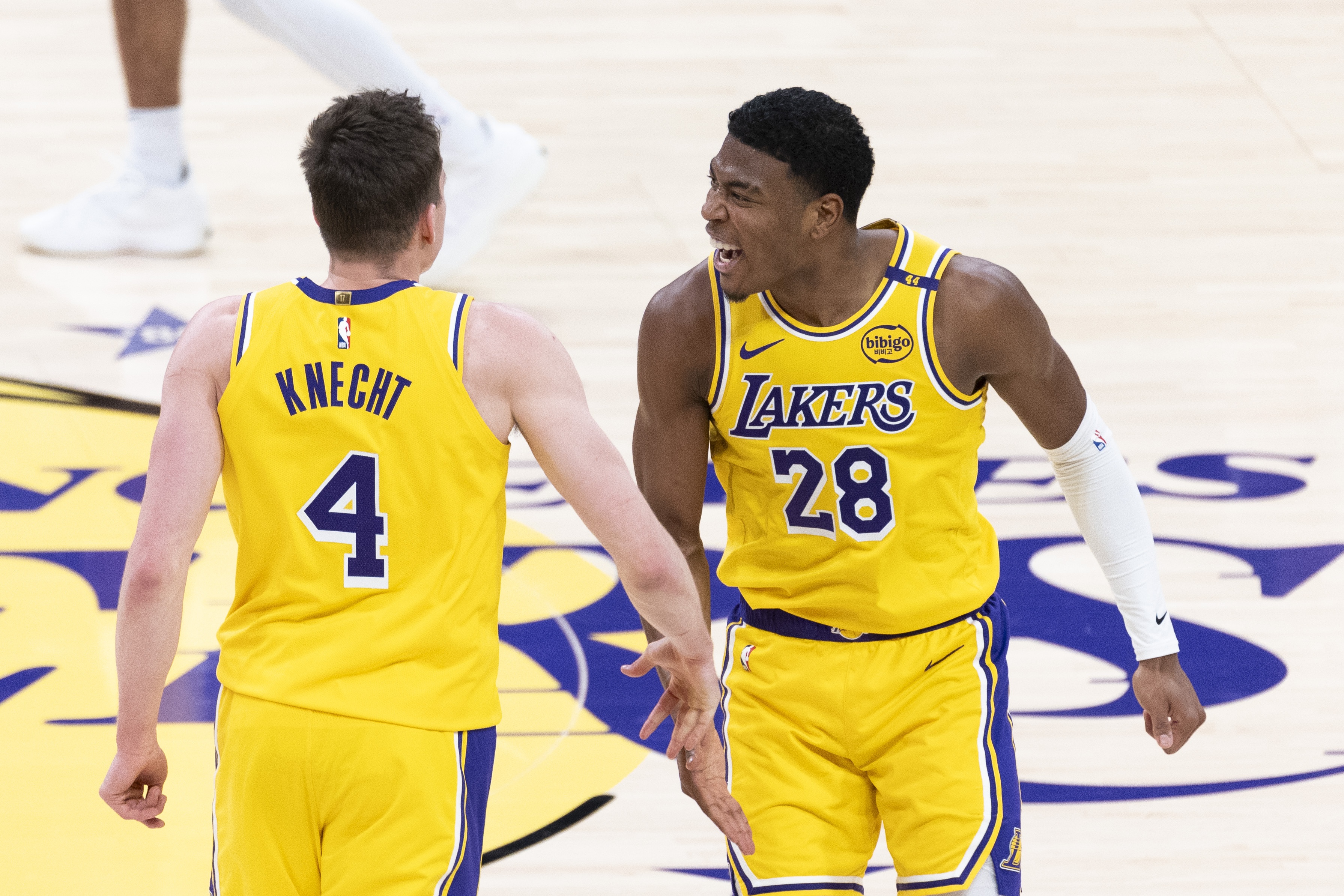 湖人或送出克内&amp;八村全力追求亨特 嘴哥&amp;库明加&amp;字母也均传出流言