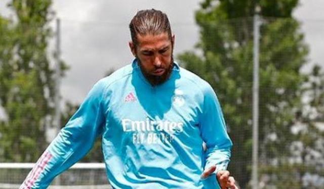 江南体育官网-西媒：拉莫斯听从家人劝说 或降薪与皇马续约两年